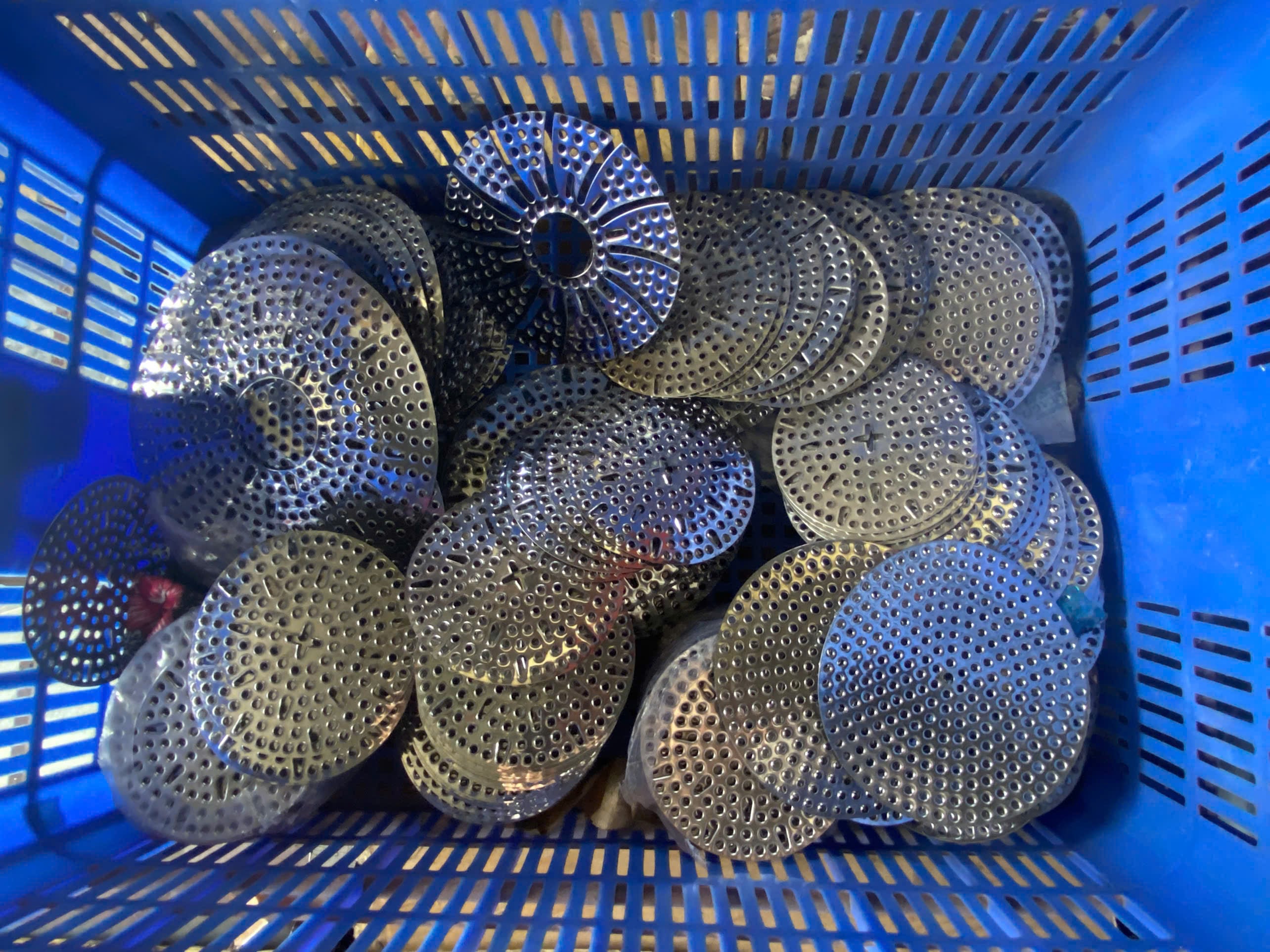 Magnetic base of pots and pans.jpg
